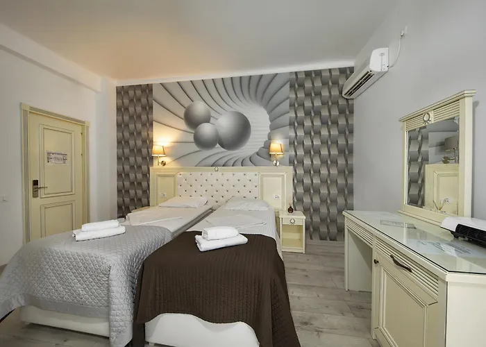 Carol Boutique - Vila Cornelia