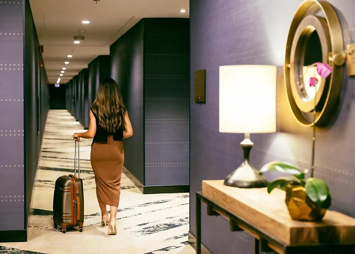 Sable At Navy Pier Chicago, Curio Collection By Hilton