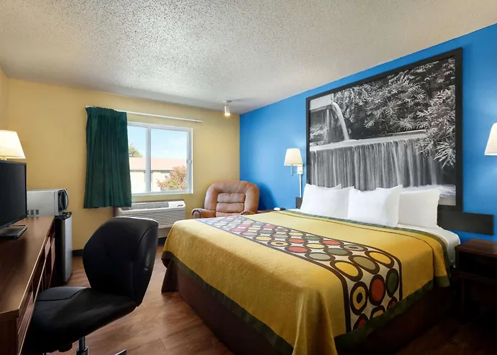 Super 8 By Wyndham Waco University Area