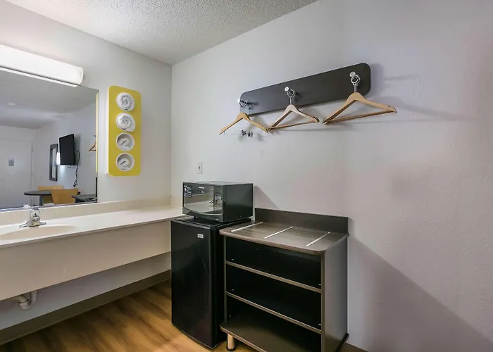 Motel 6-Dothan, Al