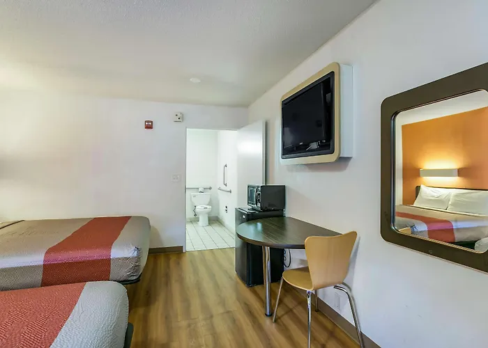 Motel 6-Dothan, Al