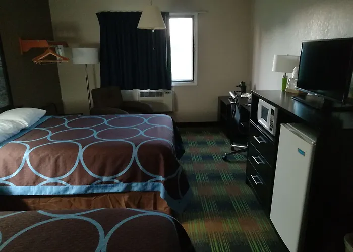 Super 8 By Wyndham Keokuk