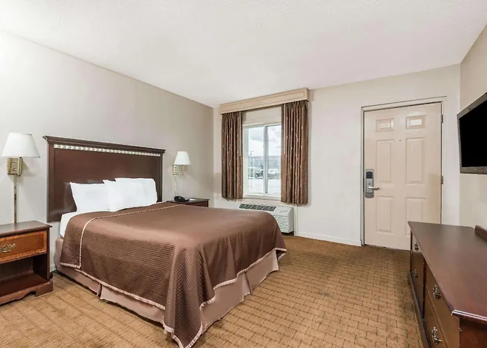 Howard Johnson By Wyndham Springfield