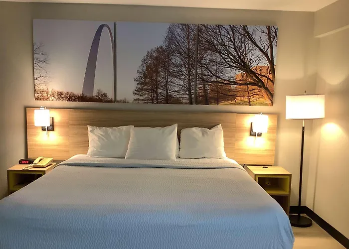 Days Inn By Wyndham Kingdom City