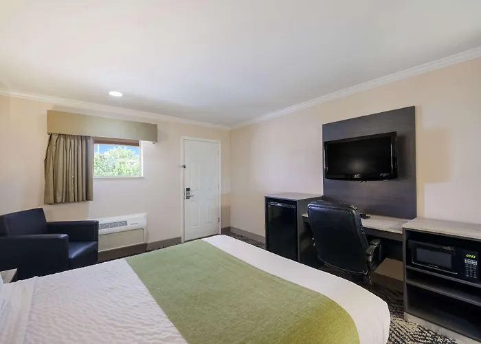 Surestay Hotel By Best Western Rockdale