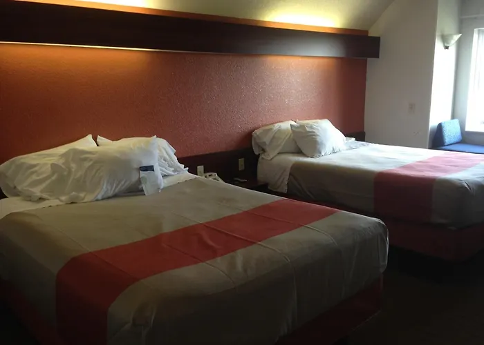 Motel 6-Olathe, Ks