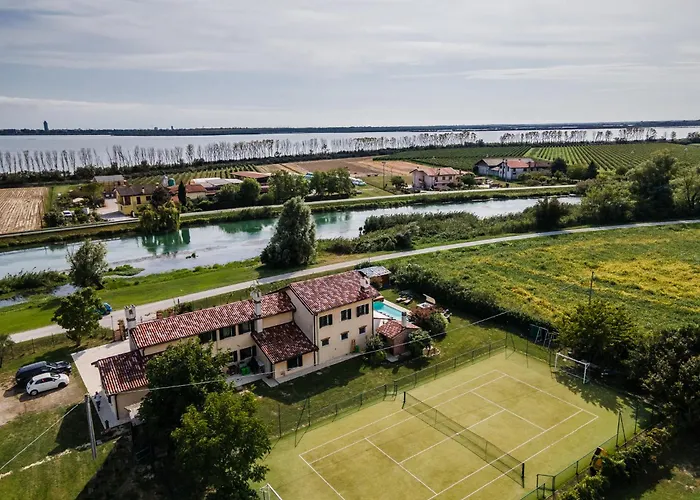 Villa Tania
