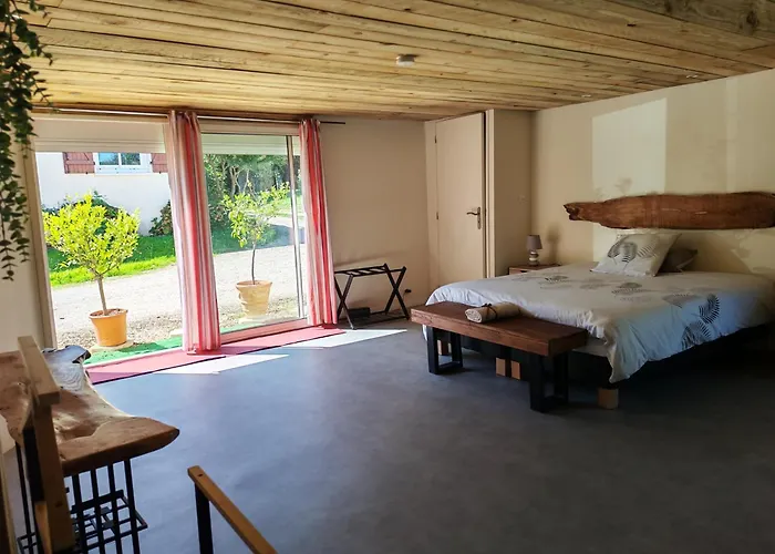 La Canette de Phil - Chambre d'hôtes, Indépendante - Vue sur piscine