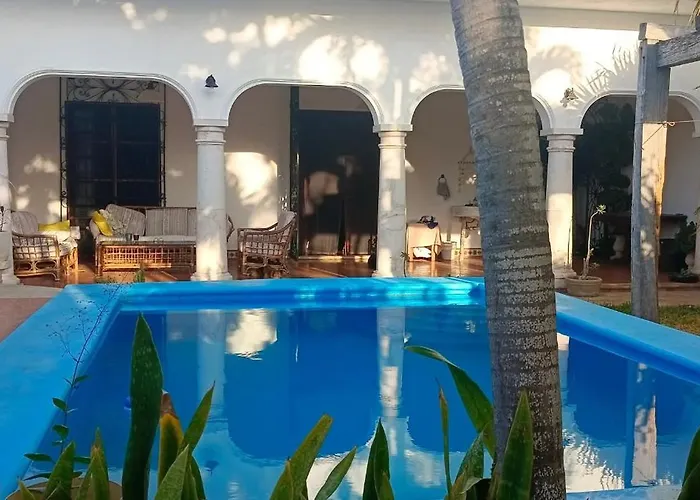 Jacque'S Beachside Hostel