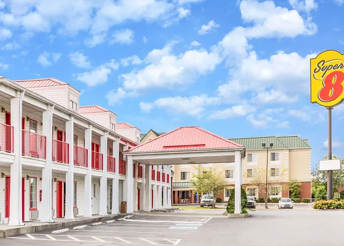 Super 8 By Wyndham Clinton Tn