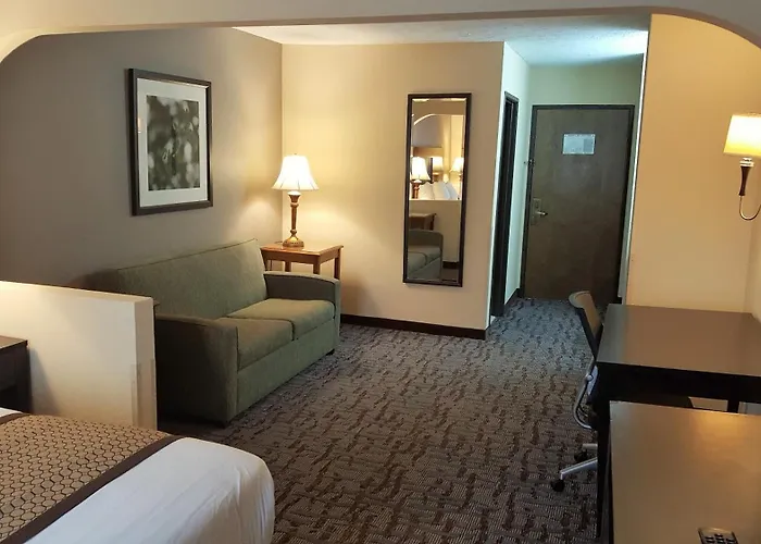 Baymont By Wyndham Belleville Airport Area Free Airport Shuttle