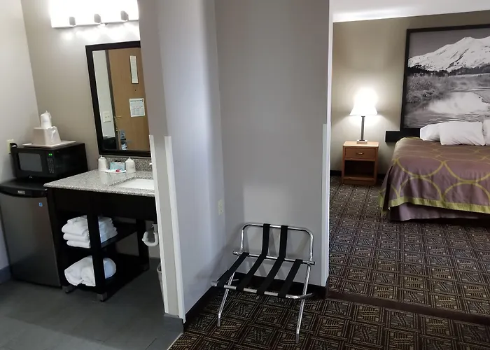 Super 8 By Wyndham Fort Collins