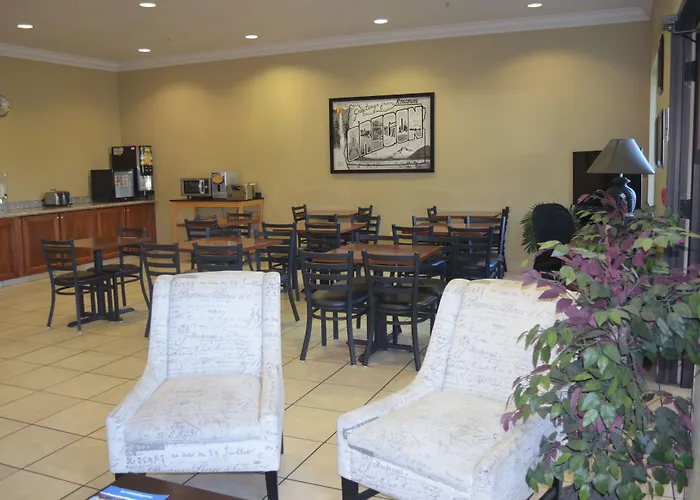 Super 8 By Wyndham Roseburg