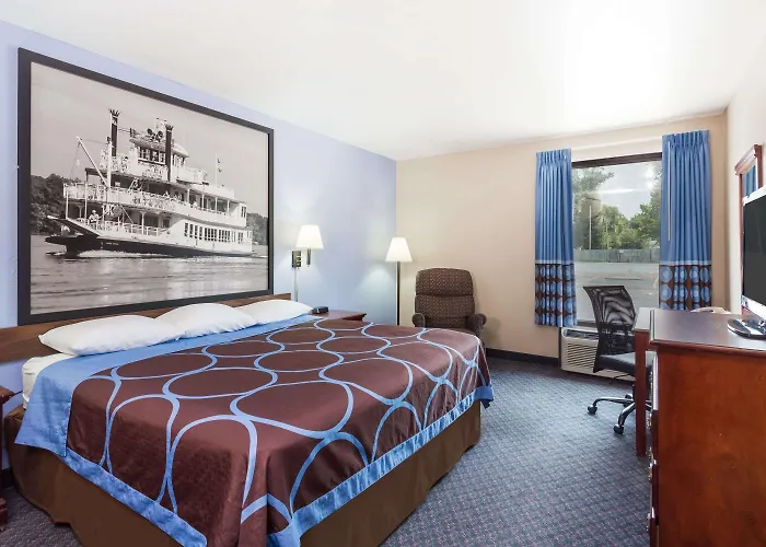 Super 8 By Wyndham Indianola