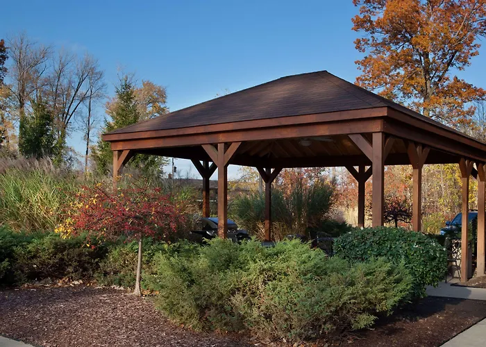 Sonesta Simply Suites Cleveland North Olmsted Airport