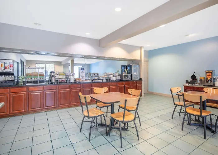 Baymont By Wyndham Laurel