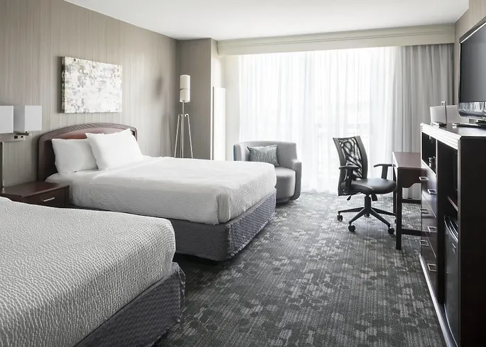 Courtyard By Marriott Seattle Federal Way