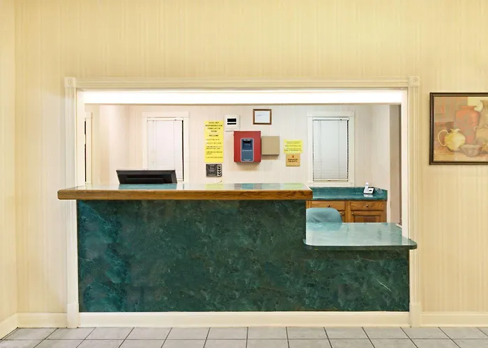 Super 8 By Wyndham Covington