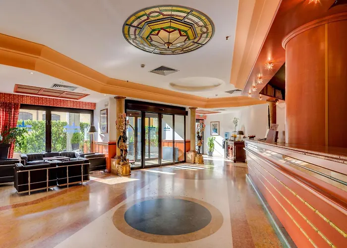 HotelTritone