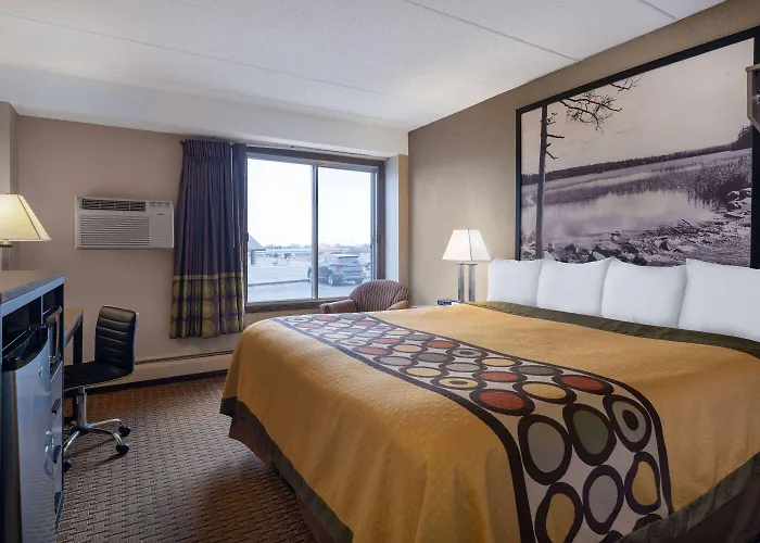 Super 8 By Wyndham Owatonna