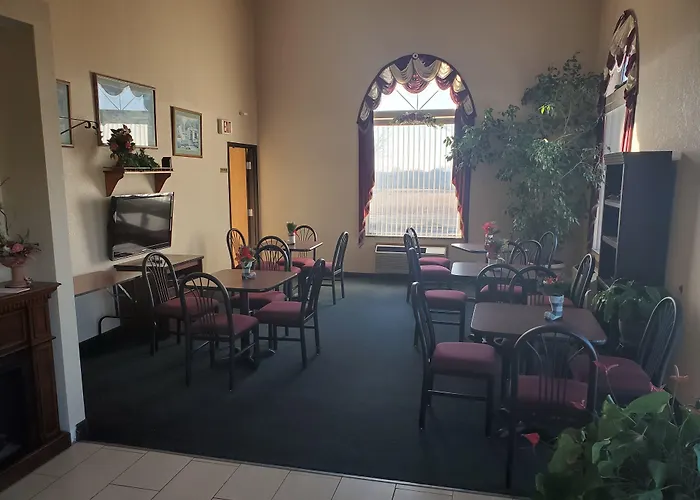 Super 7 Inn Tecumseh