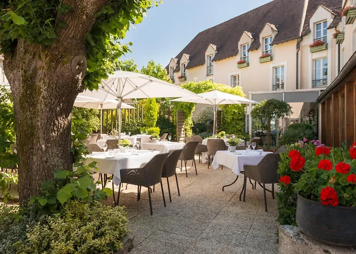 Hôtel Aux Vieux Remparts, The Originals Relais