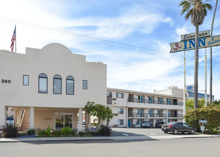 Edgewater Inn&Suites