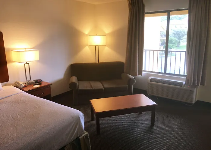 Days Inn & Suites By Wyndham Mobile