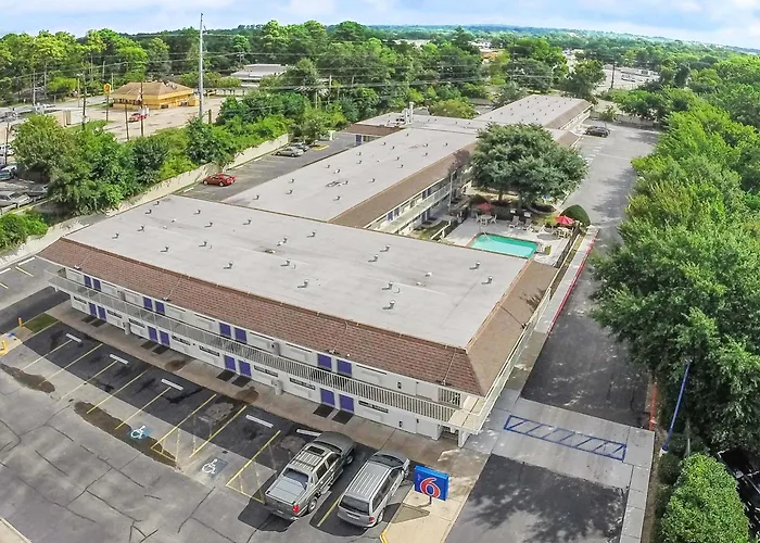 Motel 6-Huntsville, Tx