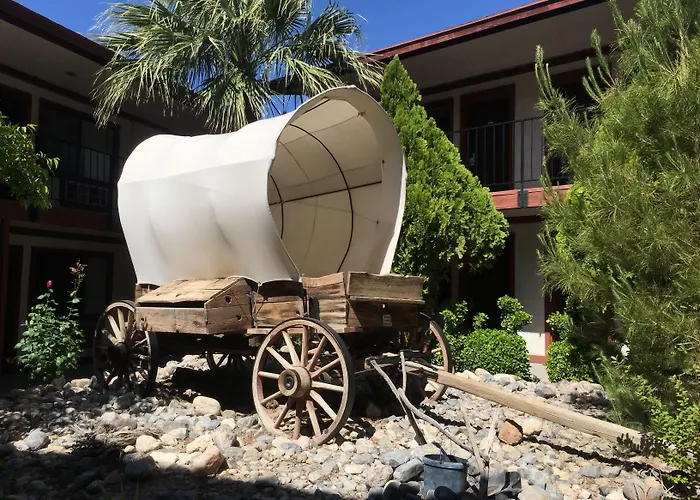 Saddle West Casino Hotel