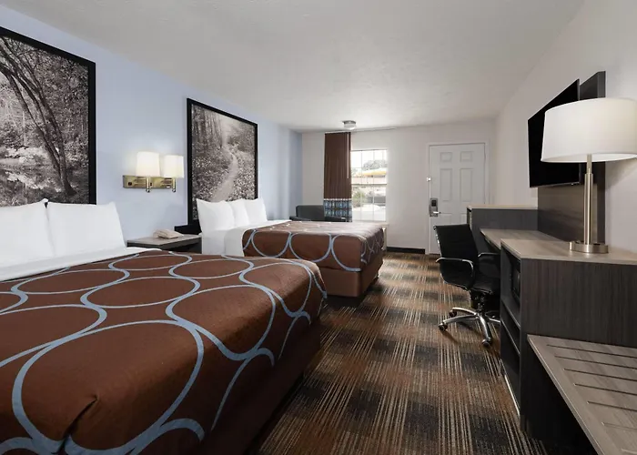 Super 8 By Wyndham Covington