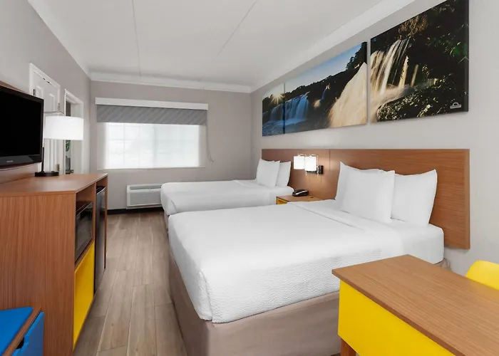 Days Inn & Suites By Wyndham Arlington Heights