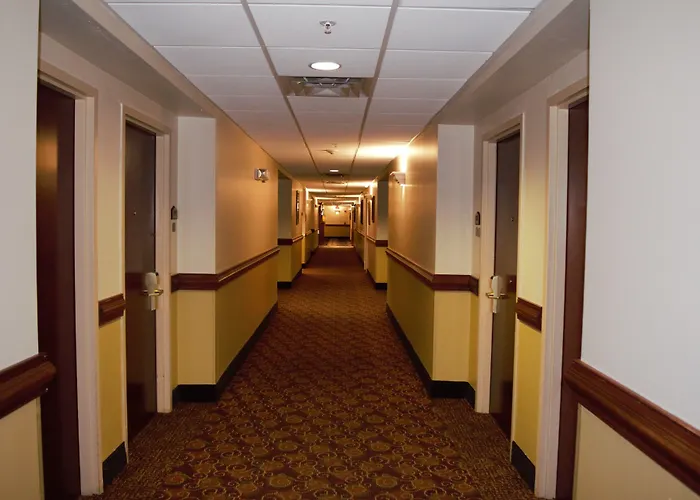 Best Western Plus Strawberry Inn & Suites