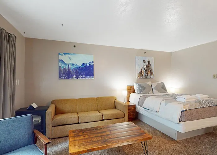 Yosemite West Condo B104