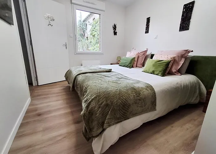 Gite Et Chambre D'Hote Pour 2 Personnes Dans Mon Savoureux Jardin