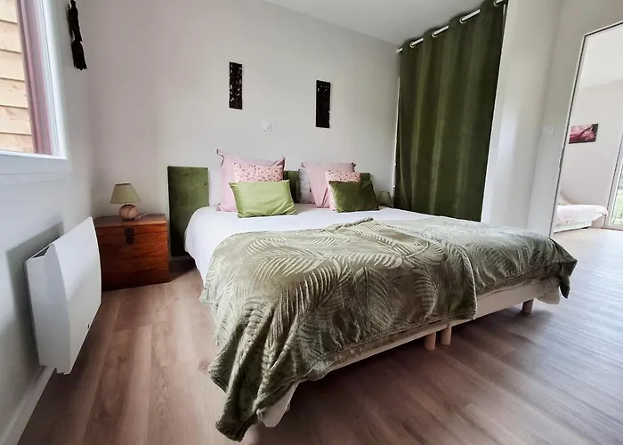 Gite Et Chambre D'Hote Pour 2 Personnes Dans Mon Savoureux Jardin