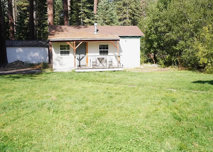 Tamarack Lodge Motel