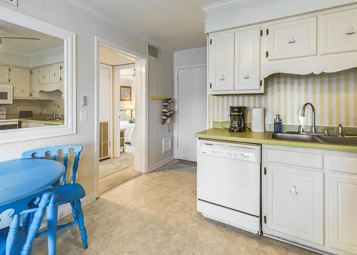 Steps To Sand! Condo W/ 2 Pools In Atlantic Beach