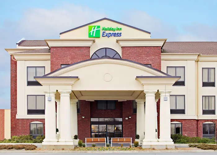 Holiday Inn Express & Suites Pine Bluff/Pines Mall By Ihg