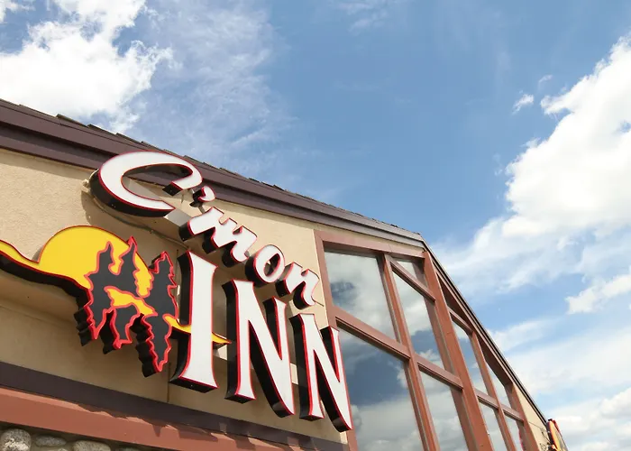 C'Mon Inn & Suites Fargo