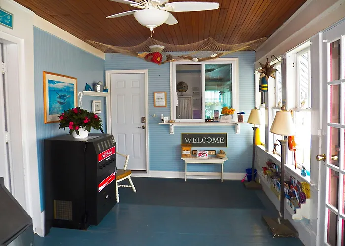 Coast Village Inn