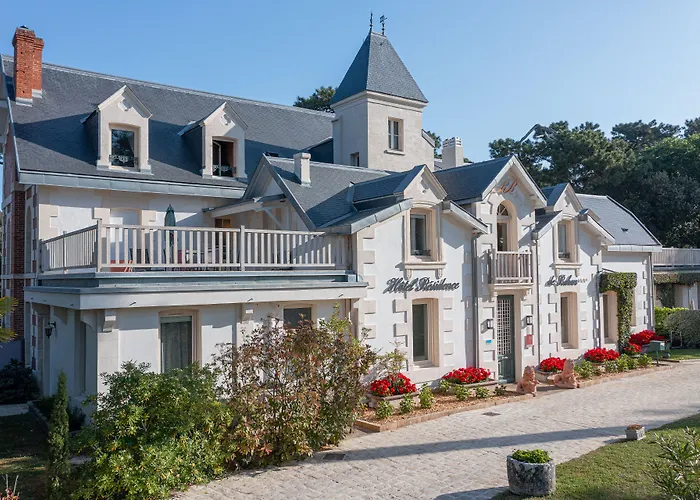 Hôtel The Originals Résidence de Rohan (EX RELAIS DU SILENCE)
