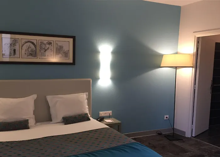 Hotel Du Pont Vieux, Au Pied De La Cite Medievale