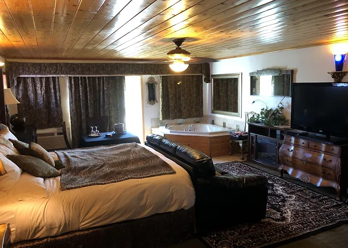 Echo Canyon Spa Resort (Adults Only)