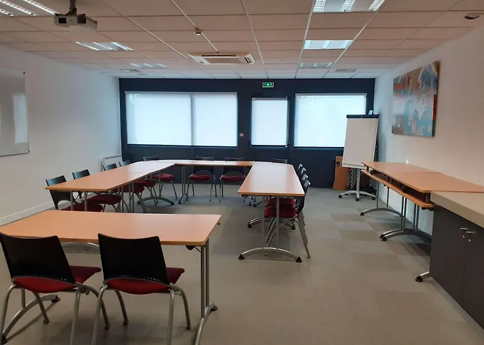 Kyriad Niort-Espace Mendesfrance