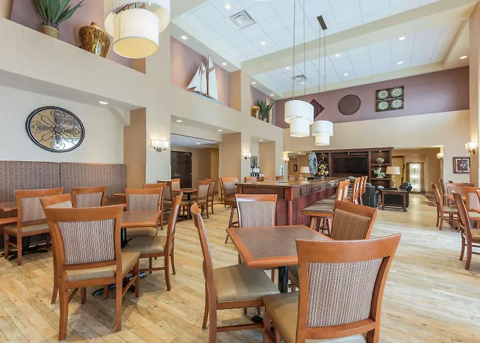 Hampton Inn & Suites By Hilton Moncton