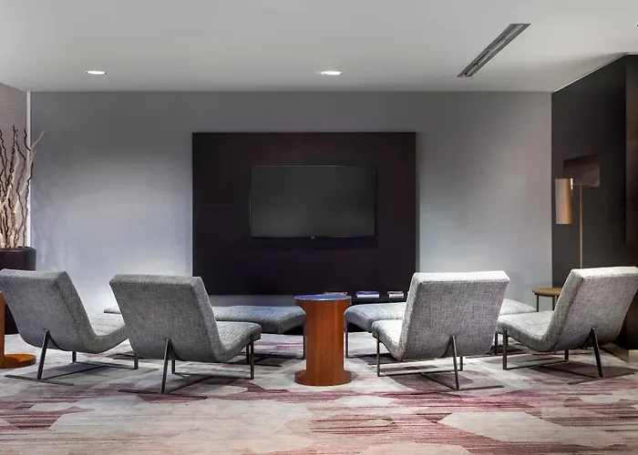 Courtyard By Marriott Denton