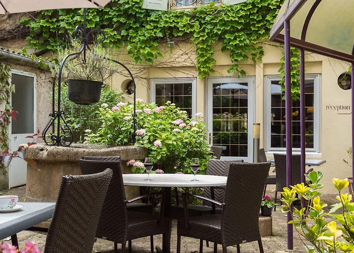 Hostellerie Des Trois Pigeons, Paray-Le-Monial