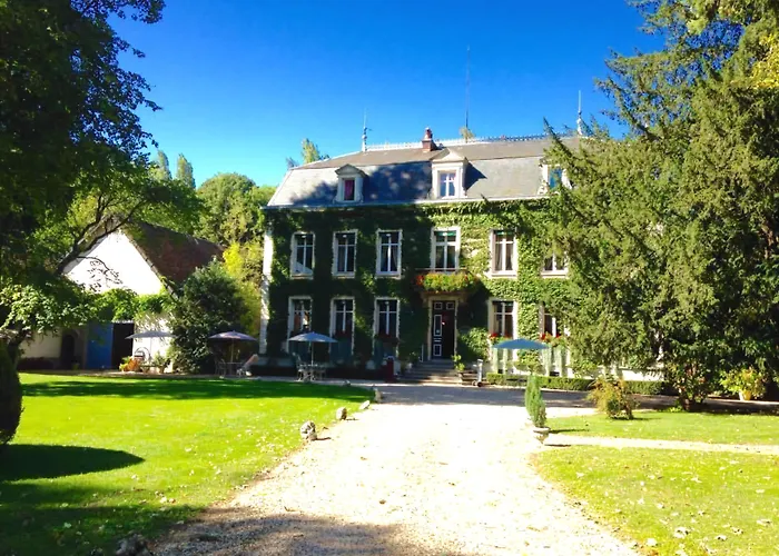 Chateau De Challanges