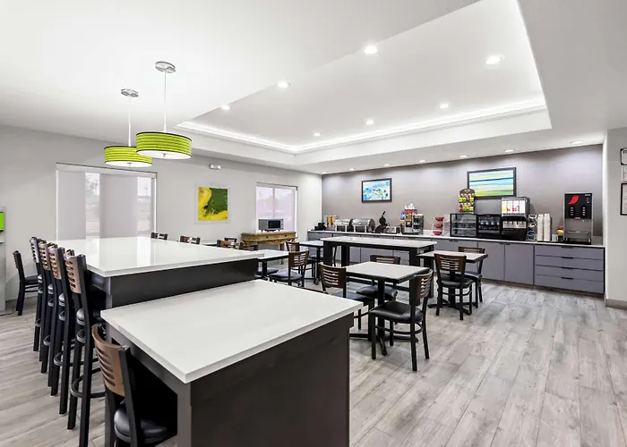 Best Western Palace Inn & Suites